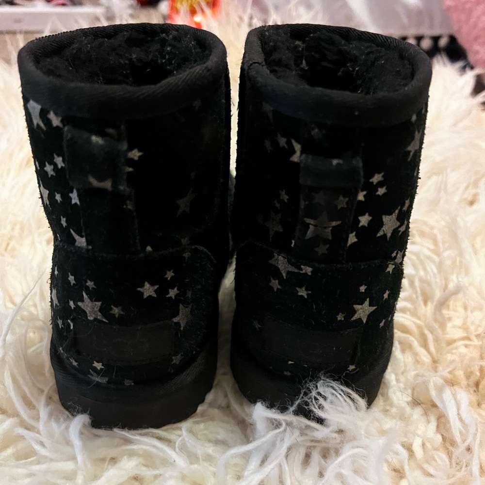 Black ankle Uggs